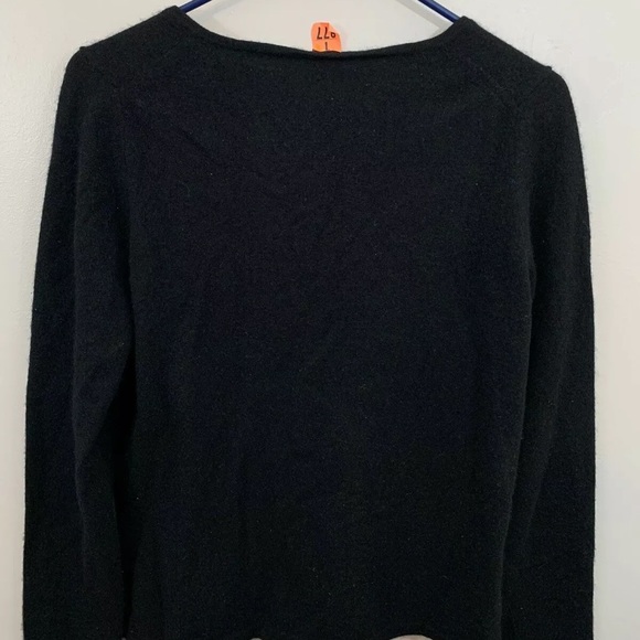 Ann Taylor 100% Cashmere Large VNeck Black sweater - Picture 5 of 5